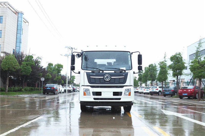 東風天龍后八輪20噸噴霧車，國六綠化噴灑車